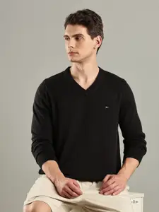 Tommy Hilfiger Men Solid V-Neck Pullover