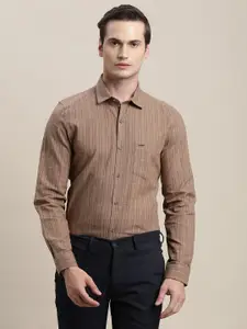 Turtle Relaxed Slim Fit Checked Casual Shirt