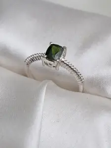 HIFLYER JEWELS Sterling Silver Rhodium-Plated Green Stone-Studded Finger Ring