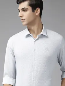 Van Heusen Men White Slim Fit Textured Formal Shirt