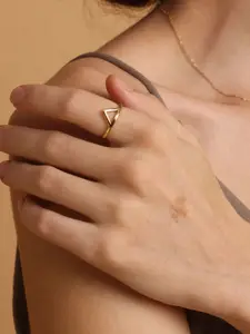 PALMONAS 18K Gold-Plated V-Letter Finger Ring