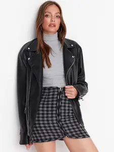 Trendyol Women Charcoal-Grey & Black Checked Straight Mini Skirt