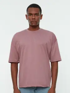 Trendyol Men Maroon Solid Drop-Shoulder Sleeves Polyester T-shirt