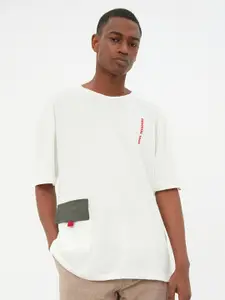 Trendyol Men Off White Solid Drop-Shoulder Sleeves Cotton T-shirt