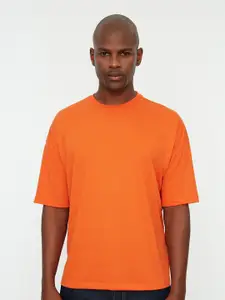 Trendyol Men Orange Solid Drop-Shoulder Sleeves Polyester T-shirt