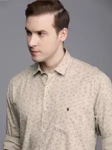 Louis Philippe Sport Men Beige & Blue Slim Fit Ditsy Floral Print Pure Cotton Casual Shirt
