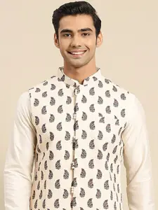KISAH Men White Printed Nehru Jacket