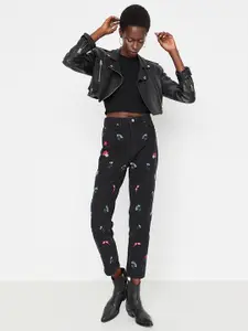 Trendyol Women Black Embroidered Pure Cotton Jeans