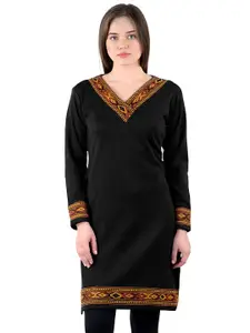 Vastraa Fusion V-Neck Long Sleeves Woolen Straight Kurta