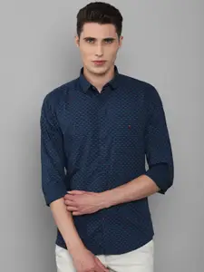 Louis Philippe Sport Men Teal Slim Fit Floral Printed Casual Shirt