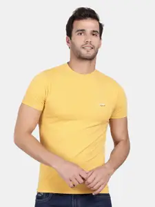 t-base Men Yellow Solid Cotton Slim Fit T-shirt