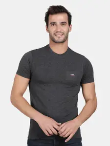 t-base Men Black Slim Fit Solid Cotton T-shirt