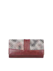 THE CLOWNFISH Women White & Maroon Abstract Envelope