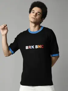 Breakbounce Men Black & Blue Typography Printed Pure Cotton T-shirt