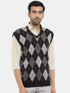 V-Mart Men Self Design V Neck Argyle Sweater Vest