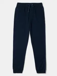 Jockey Boys Super Combed Cotton Solid Joggers with Side Pockets And Ribbed Cuff Hem