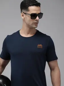 The Roadster Lifestyle Co. Men Pure Cotton Solid Casual T-shirt With Brand Logo Detail