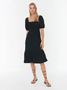Trendyol Puff Sleeves Dress