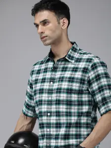The Roadster Life Co. Men Checked Pure Cotton Casual Shirt