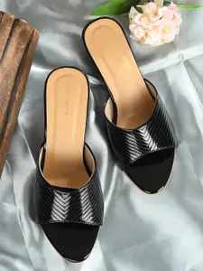 CLOG LONDON Textured Block Heels