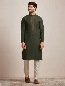 Manyavar Men Kurta With Churidar
