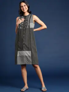 Taavi Woven Design Sleeveless Kasuti Tribe Ethnic Dress