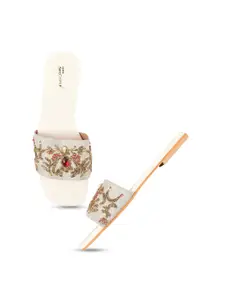 DESI COLOUR Women Embellished Ethnic Open Toe Flats