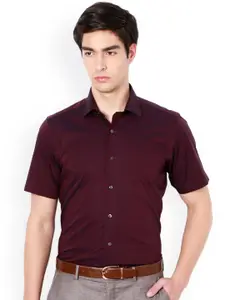 Van Heusen Men Burgundy Regular Fit Solid Formal Shirt