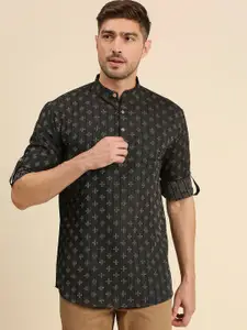 RAJUBHAI HARGOVINDAS Men Woven Design Above Knee Length Regular Cotton Kurta