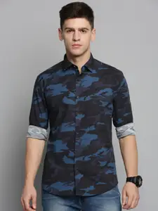 SHOWOFF Men Comfort Camouflage Printed Casual Shirt