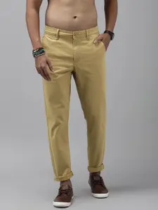 The Roadster Lifestyle Co. Men Slim Fit Low-Rise Chinos Trousers