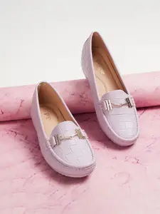 Ginger by Lifestyle Women Textured Loafers