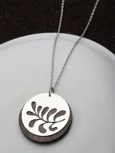 VOGUE PANASH Silver-Toned Circular Shaped Handcrafted Necklace