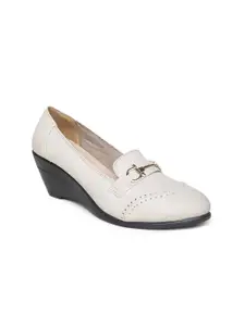 VALIOSAA Embellished Wedge Pumps