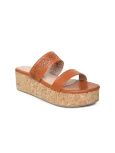 VALIOSAA Women Flatform Sandals with Laser Cuts