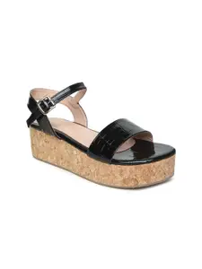 VALIOSAA Flatform Sandals with Buckles