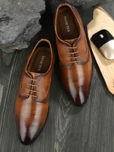 INVICTUS Men Textured Formal Derbys