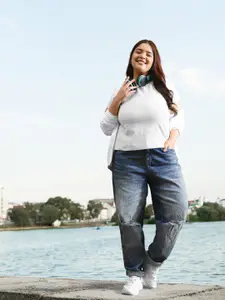 Sztori Women Plus Size Slash Knee Light Fade Slouchy Fit Stretchable Jeans