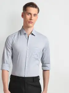 Arrow Men Slim Fit Cotton Heathered Oxford Formal Shirt