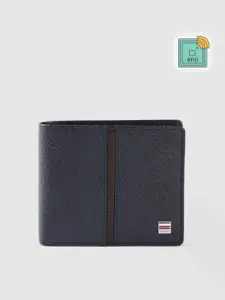 Tommy Hilfiger Men Textured Leather Two Fold Wallet