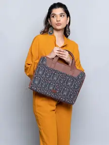 ZOUK Women Black & Blue Printed Jute Laptop Sleeve