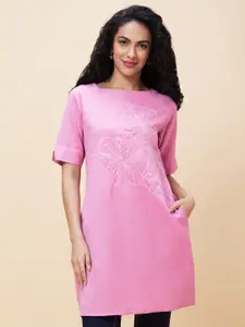 Globus Women Embroidered Boat Neck Kurti