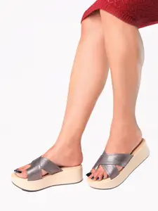 Monrow Textured Flatform Heels
