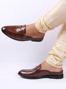 FAUSTO Men Textured Ethnic Lightweight Mules