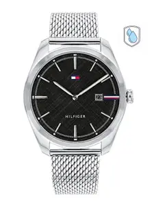 Tommy Hilfiger Men Dial & Stainless Steel Bracelet Style Straps Analogue Watch TH1710425W