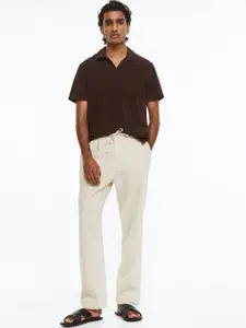 H&M Men Regular Fit Linen-Blend Trousers