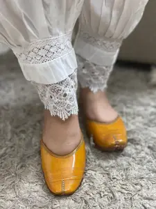 DESI COLOUR Women Ethnic Mojaris Leather Flats