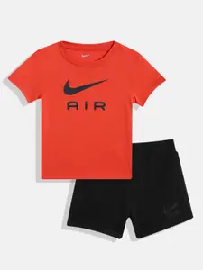 Nike Boys Printed T-shirt With Shorts