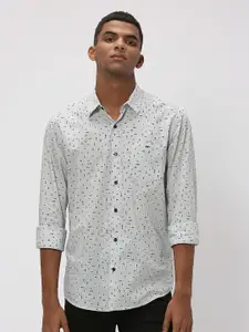 Mufti Plus Size Trim Slim Fit Geometric Printed Pure Cotton Casual Shirt