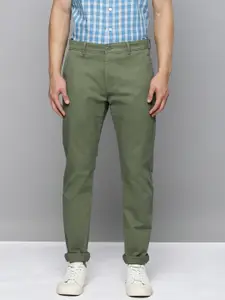Levis Men Mid-Rise Slim Tapered Fit Chinos